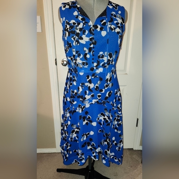 CABI Untamed Electric Blue Floral  Dress in sz medium - Picture 14 of 16